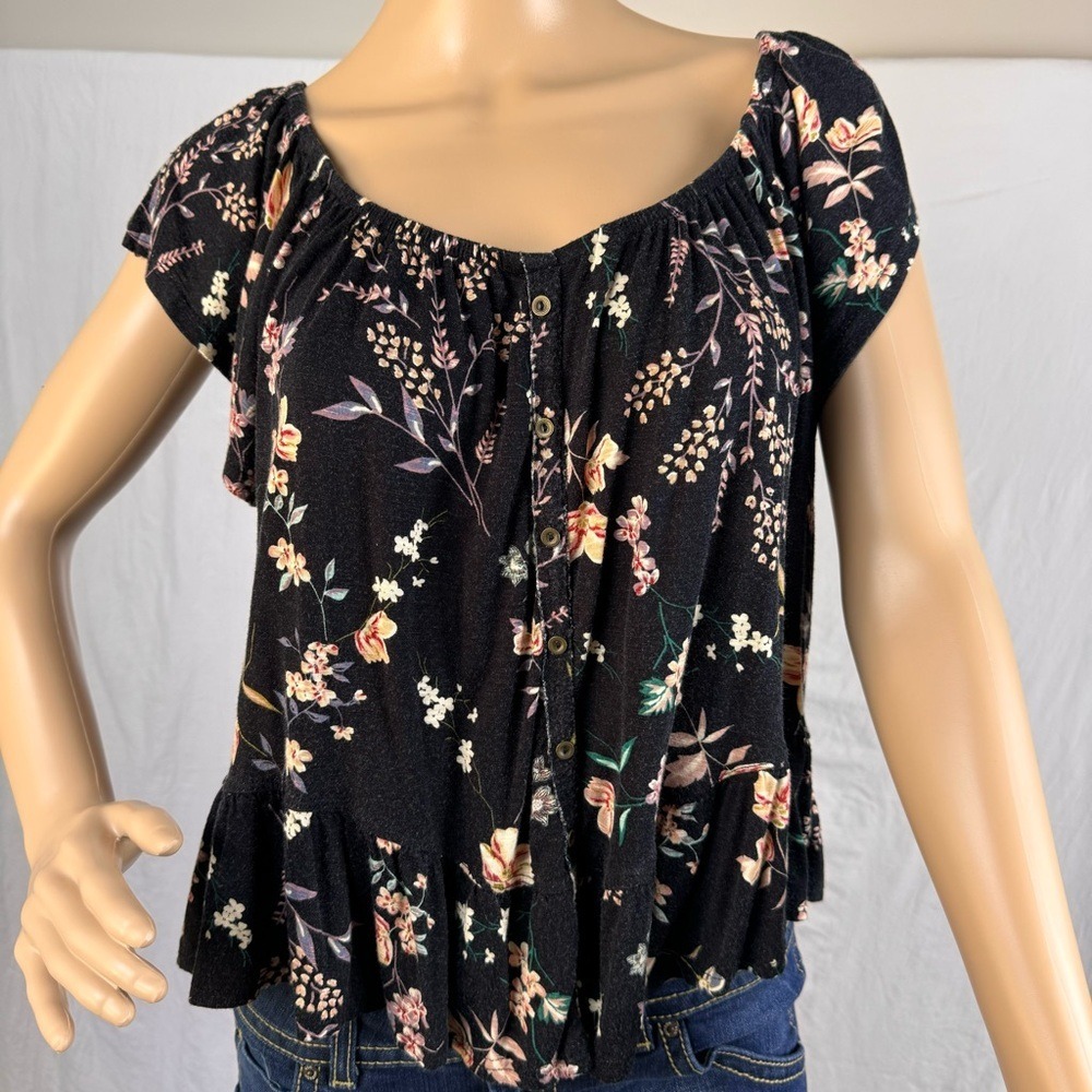O'Neil‎ Black Floral Flowy Top Size Medium